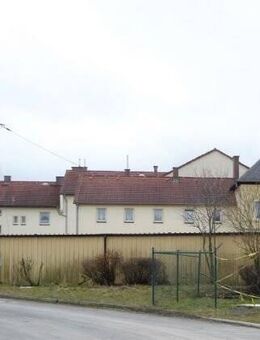 Teilsaniertes Mehrfamilienhaus mit 16 WE (davon 10 vermietet) und großem Grundstück provisionsfrei zu verkaufen - Unterwellenborn