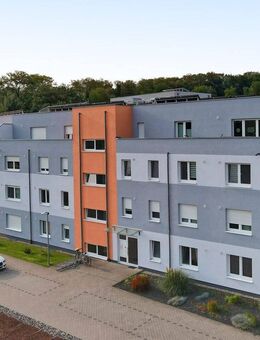 Großzügige 4-ZKB-Wohnung mit 101 qm, Balkon, zwei Carport-Stellplätzen in TOP-Wohnlage - Bruchsal