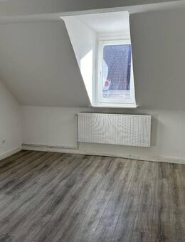 4 Zimmer Wohnung im Dachgeschoss - Hagen (Stadt der FernUniversität)