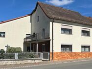 Zweifamilienhaus mit Nebengebäuden in Hagenbach - Pretzfeld