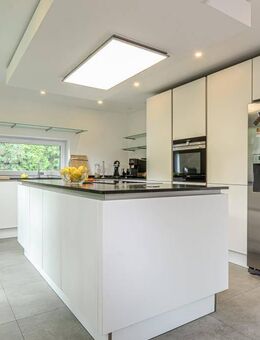 Ein Familien-Wohntraum wird wahr * Freistehendes, kernsaniertes und aufgestocktes EFH * keine Dachschrägen * hochwert... - Castrop-Rauxel