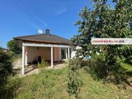 IMMOBERLIN.DE - Wunderbarer Bungalow mit Südgarten & Garage in guter Infrastruktur nahe Potsdam - Beelitz