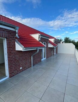Neubau-Highlight - Stilvolle Mietwohnung mit 37 m² Dachterrasse, Stellplatz & Top Ausstattung - Lütjenburg