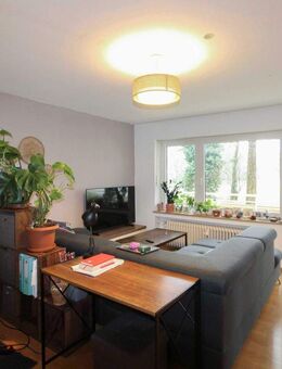 Gepflegte 2-Zimmer-Wohnung im Hochparterre mit Balkon! Erbbaurecht bis 2067 - München