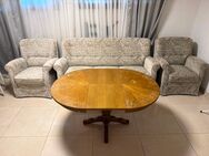 Sofa und Tisch - Gießen