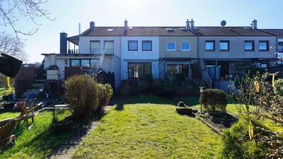 Charmantes Reihenmittelhaus mit Garten, Terrasse und Garage
