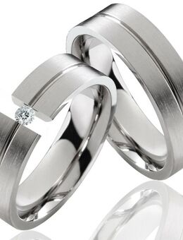 Schmale Edelstahlringe E140 mit Zirkonia und Gravur - Aholming