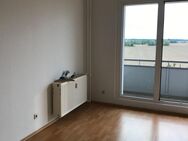 Schöne 2-Zimmer-Wohnung mit Balkon + EBK - Großenhain