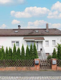 Zweifamilienhaus mit großem Garten in familienfreundlicher Lage von Sassanfahrt bei Hirschaid - Hirschaid