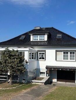 Haus mit Wohnkeller, Dachzimmer und Wintergarten in einer Anliegerstraße auf einen großem Grundstück - Möckern (Sachsen-Anhalt)