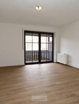 Neu sanierte 1 ZKB-Wohnung in hervorragender ruhiger Lage in Lappersdorf - Lappersdorf