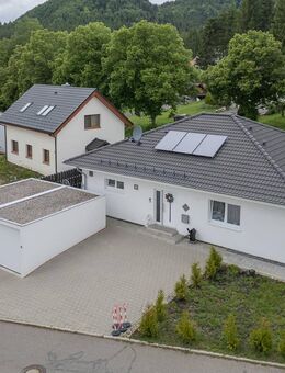 Eleganz am Harras: das junge Haus wartet mit viel Moderne und Komfort auf Sie - Wehingen