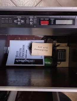 Multi-Effektgeräte + Box + Monitore zu verkaufen. VB. Tel. 015127158000 - Schwabach