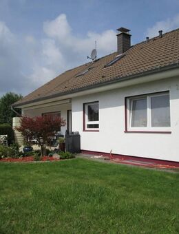 HENNEF Nähe, schönes freist. Einfamilienhaus mit ca. 200 m² WNfl. ca. 643 m² Grst., Garage, Keller - Hennef (Sieg)