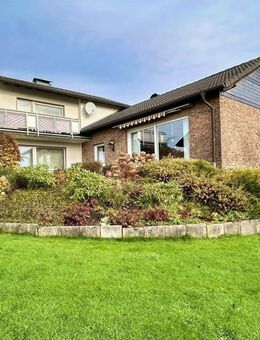 Ansprechendes und freistehendes Einfamilienhaus mit Einliegerbereich, Keller und Garage in Biekhofen - Attendorn (Hansestadt)