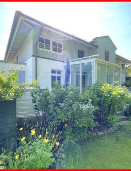 Ein Zuhause zum Wohlfühlen - Charmante Doppelhaushälfte mit Wintergarten und Blick ins Grüne - Schleswig