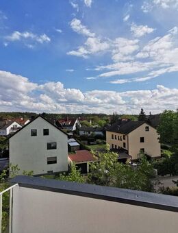 Sanierte und gut Vermietete 4 Zimmer Wohnung mit Riesen Balkon .......! - Höchstadt (Aisch)