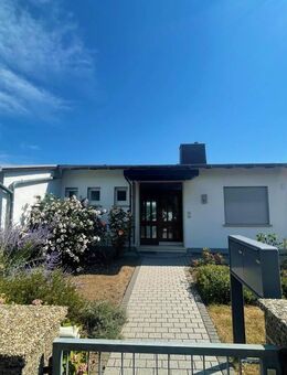 In netter Nachbarschaft! Super schönes, großzügiges und gut geschnittenes Bungalow-Haus mit Balkon, Terrasse und Gart... - Wettenberg