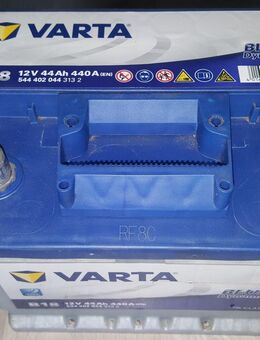 Autobatterie Starterbatterie Varta Blue B18 44Ah - Hannover Herrenhausen-Stöcken