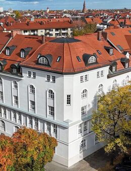 Zeitlose Eleganz. Großzügige Altbauwohnung in Jugendstil-Palais. - München