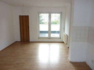 - Wohnung mit Dachterrasse in Weißenfel-West -