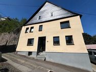 Top-Gelegenheit! Großzügiges, gepflegtes Einfamilienhaus in Gemünden/Hunsrück zu verkaufen. - Gemünden (Landkreis Rhein-Hunsrück-Kreis)