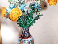 Chinesische Bodenvase mit hochwertigem Blumenbouquet - Rees