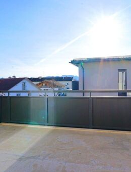 Provisionsfrei. Neuwertige 3-Zi.- Wohnung mit Südbalkon zur Kapitalanlage in Traunstein. - Traunstein