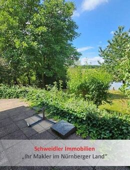 Idyllisch wohnen am Rande von Lauf: Tolle 2,5-Zimmer-EG-Wohnung mit Gartenanteil & Garage - Lauf (Pegnitz)