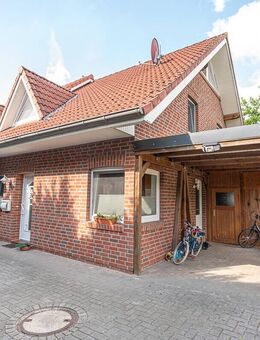 Friedrichsfehn! Reihenendhaus mit schönem Garten und Carport in zentraler Lage. - Edewecht