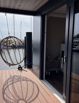 LUXUS Hausboot - 3 Etagen - 100m² Wohnen + 120 m² SONNENTERRASSE - Kamin, Kino, komplett individuell - Schwielowsee