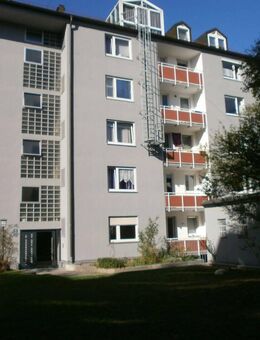Helle und geräumige 3-Zimmer-Wohnung mit EBK und Balkon in Mittersendling, Nähe Harras direkt am Heckenstallerpark - München