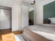 Modernes Zimmer in einem Co-Living-Apartment in Frankfurt - Frankfurt (Main)