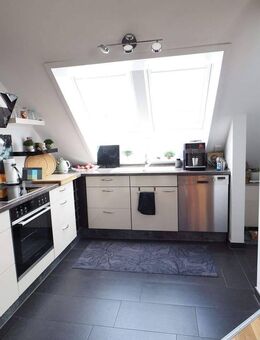 Rednitzhembach: helle, attraktive und moderne 3-Zimmer-Dachgeschoss -Wohnung + Galerie und sonnigem Balkon - Rednitzhembach