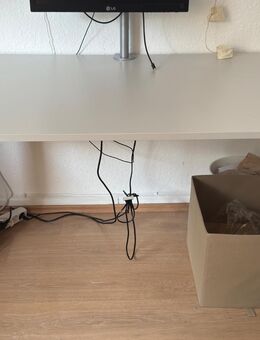 Höhenverstellbarer Schreibtisch (Hochwertig) - Witten