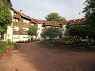 Zentral wohnen am Park - 2-Zi.-Dachgeschosswohnung mit Sonnenbalkon und TG-Stellplatz im Herzen von Bad Dürrheim! - Bad Dürrheim