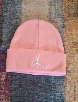 Mütze in Rosa - Berlin Lichtenberg