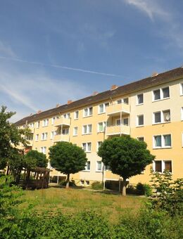 Helle 2-Raum Wohnung mit EinbaukÃ¼che - Sandersdorf Sandersdorf