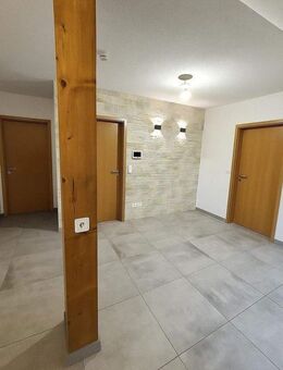 Großzügige, frisch sanierte 4,5-Zimmer-Maisonette mit Balkon und hochwertiger Einbauküche - Mönchsroth