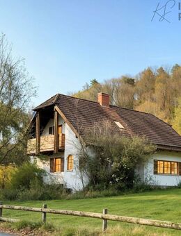 Einfamilienhaus mit Burgblick, großem Grundstück, Kaminofen, 5 Zimmern und Doppelgarage in Toplage - Gößweinstein