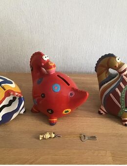 3 alte Keramik Spardosen Dinosaurier Motiv - Meerbusch
