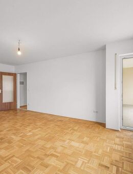 Wohnkomfort im Grünen - Erdgeschosswohnung mit Gemeinschaftspool und Tiefgarage - Glonn
