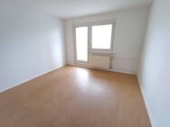Helle 2-Zimmer-Wohnung mit Balkon und Badewanne! - Plauen