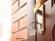 Freistehendes Einfamilienhaus mit Nebengebäude - Mitwitz
