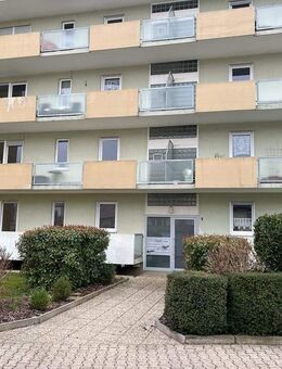 Schöne Wohnung (2 Zimmer, 2 Balkone ) plus Garage zu verkaufen - Grünstadt