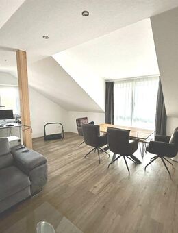 Modernes Dachstudio mit Balkon - Gau-Weinheim