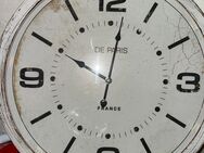 Uhr in Landhaus Stil - Berlin