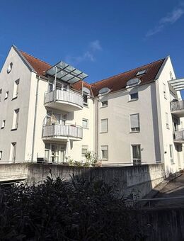 Helle, sehr gut aufgeteilte 3,5-Zimmerwohnung mit sonnigem Balkon in bevorzugter Südlage - Neuhausen (Fildern)