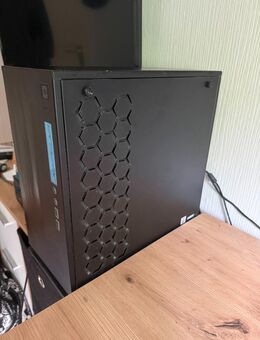 Gaming PC – i7-10700F, RTX 4060, 16GB RAM, 800W Netzteil - Essen