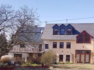 Großzügiges Anwesen m. Wohnhaus , Praxis u. Bauernhaus sowie Baugrundstück/ viel Garten - Alflen
